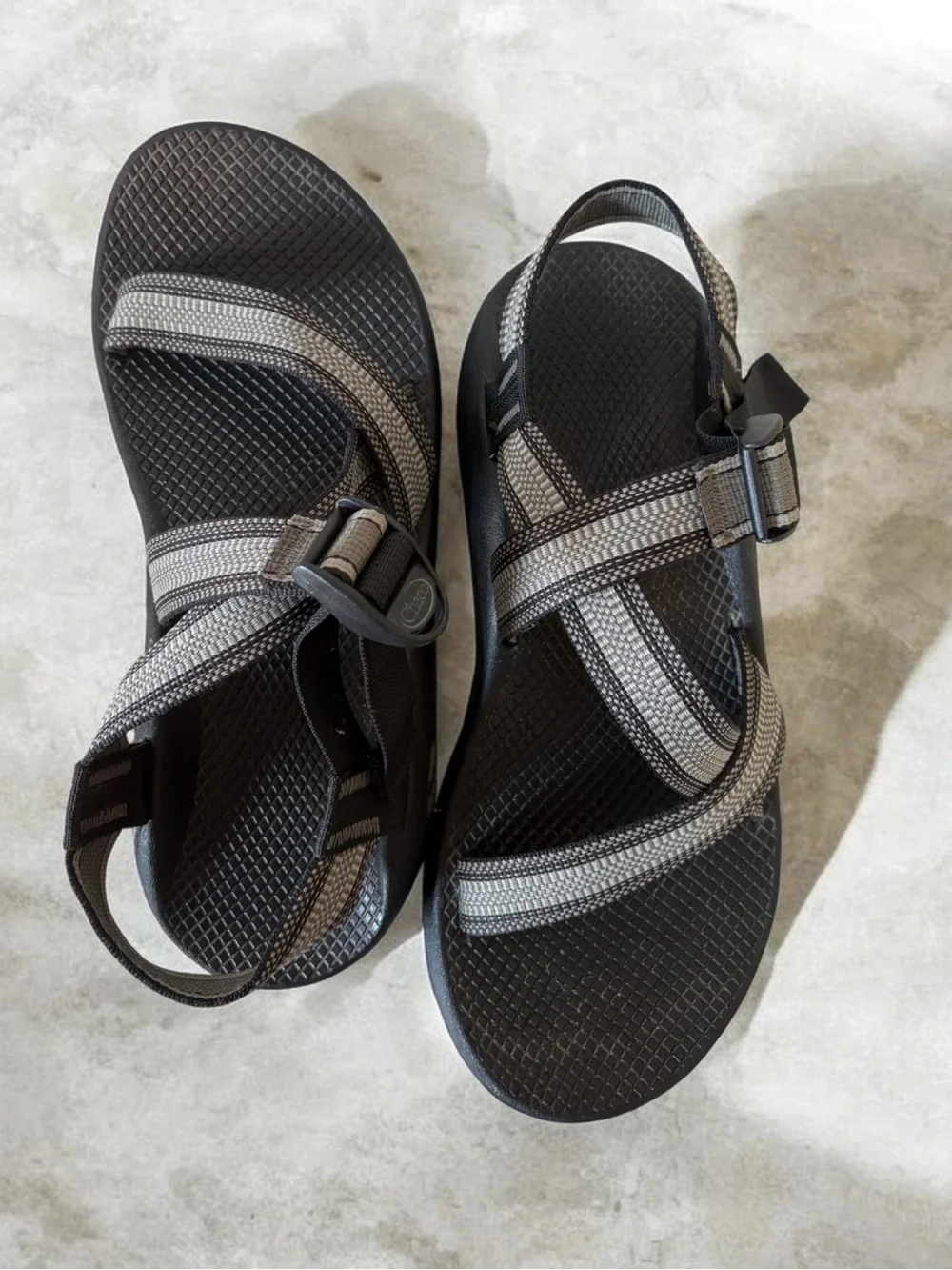 Men's CHACO Outdoor Strap Sandals - Black and Gray Nearly New Size 10